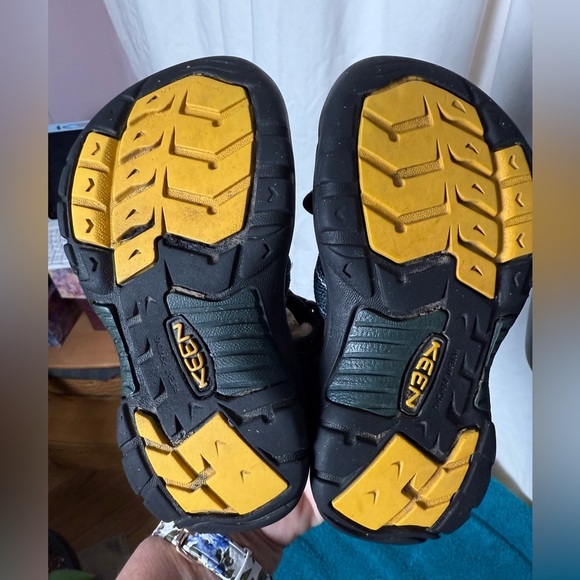 Keen Little Kids Boys Sz 13 Waterproof Washable Closed Toe Hiking Shoes - Picture 6 of 8